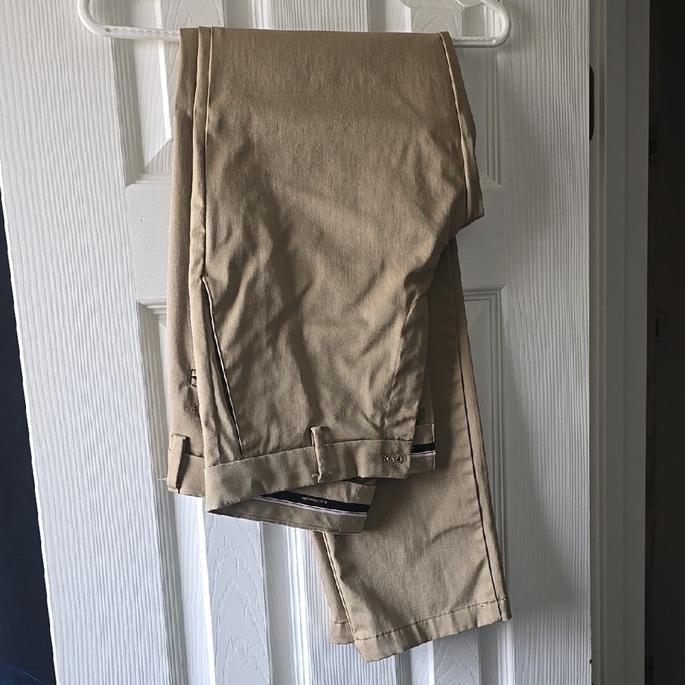 Dockers Tan Chinos Versatile Lightweight Pants